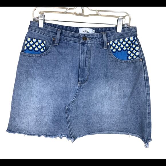 MINKPINK DENIM MPD Distressed Hem Mini Skirt Size Large - Picture 1 of 5